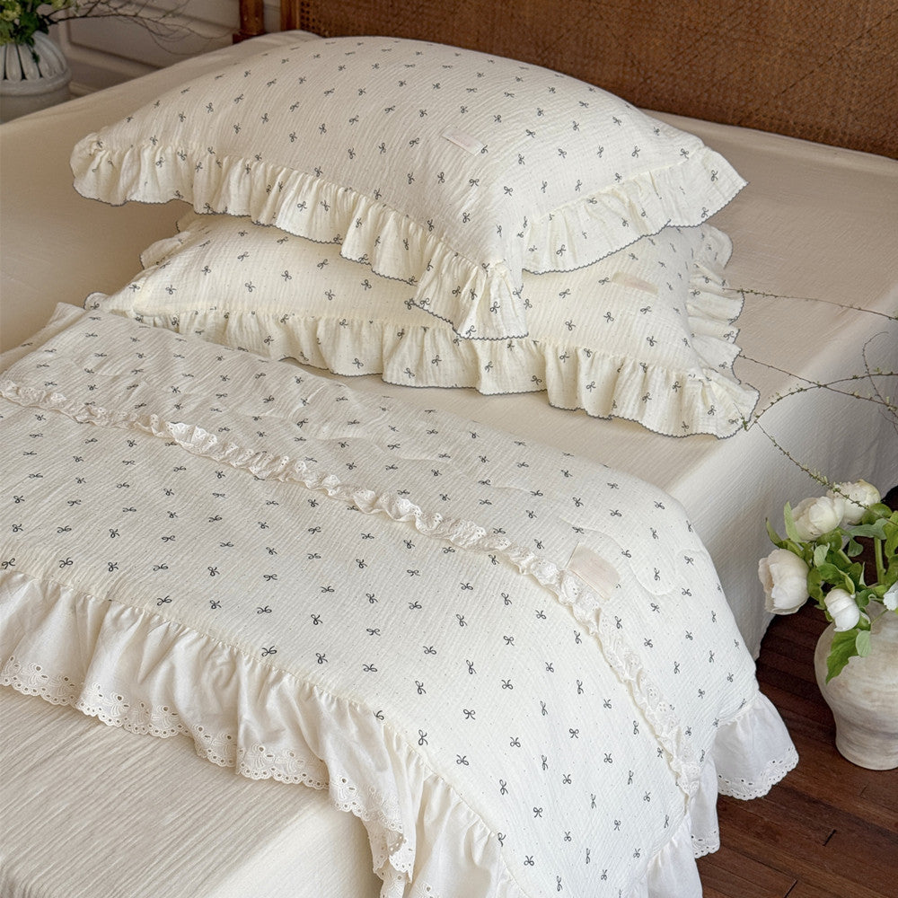 Soft lightweight comforter – ideal for girls’ rooms