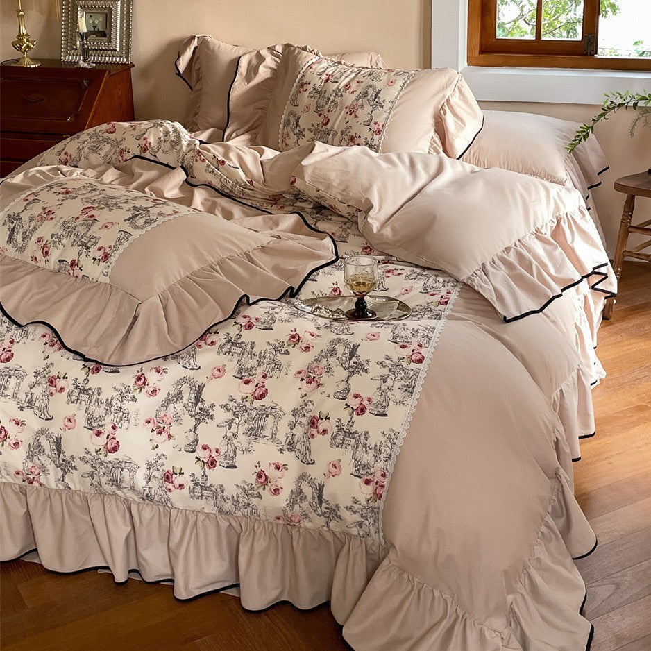 Vintage-style cotton bedding set with ruffled edges and black piping