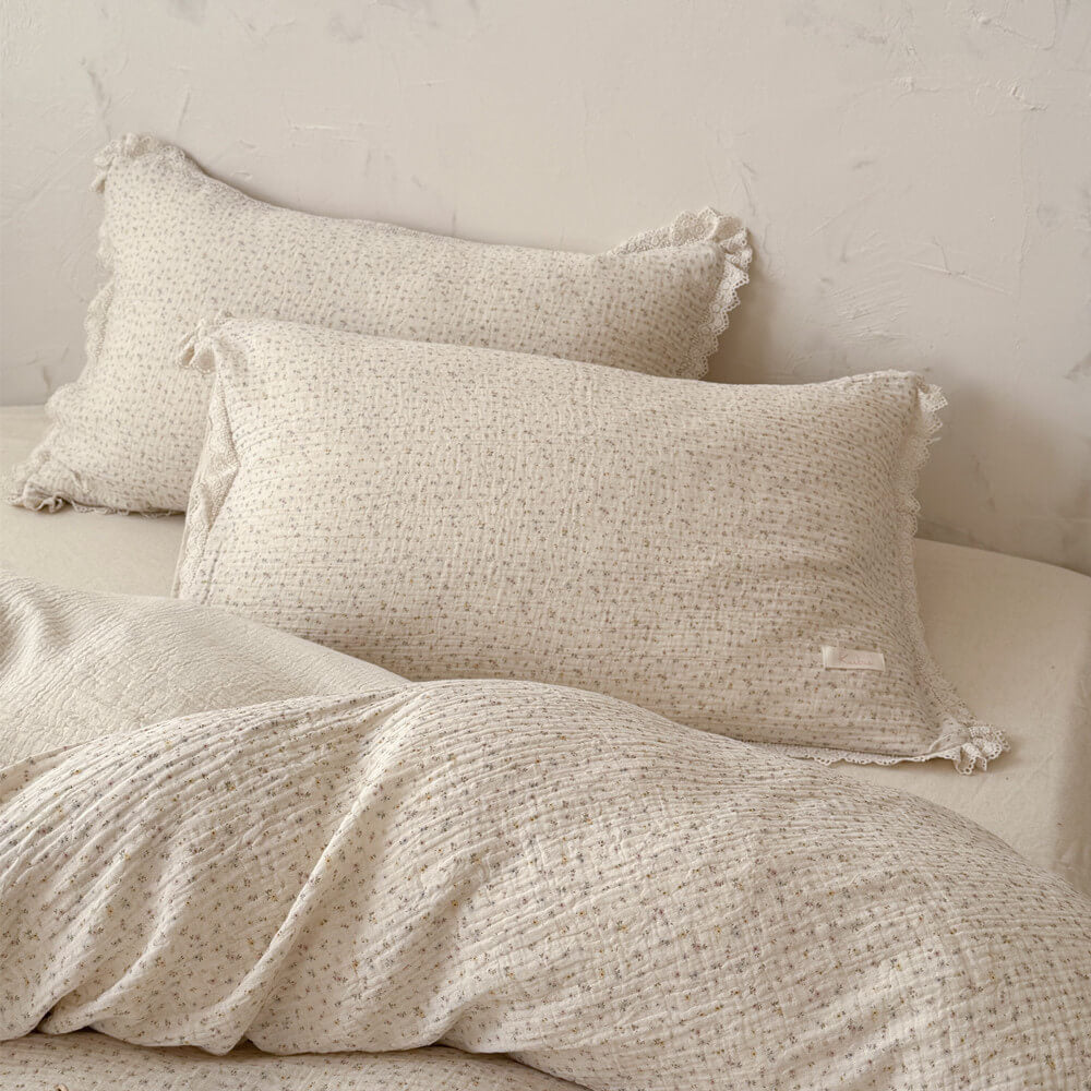 Ditsy Floral Bedding Set with Lace Trim