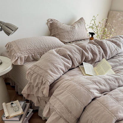 Quilted Ruffle Bedding – Duvet Cover, Bedspread & Pillowcases