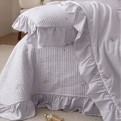 Quilted Ruffle Bedding Set – Soft Luxury Style