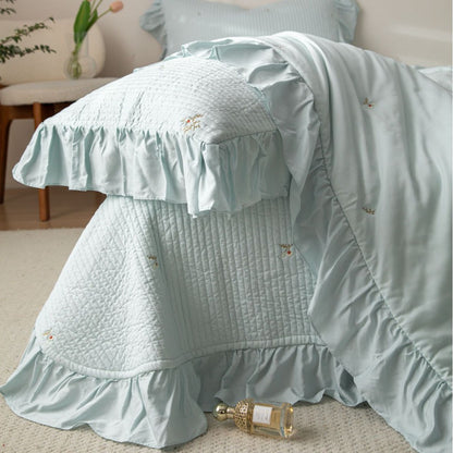 Quilted Ruffle Bedding Set – Soft Luxury Style