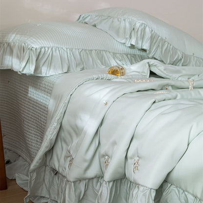 Quilted Ruffle Bedding Set – Soft Luxury Style