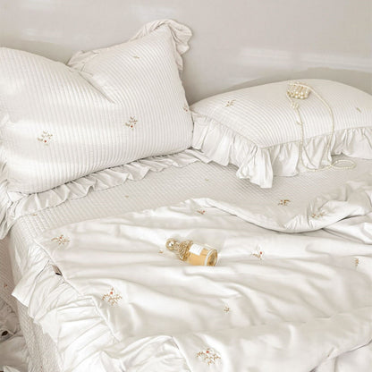Quilted Ruffle Bedding Set – Soft Luxury Style