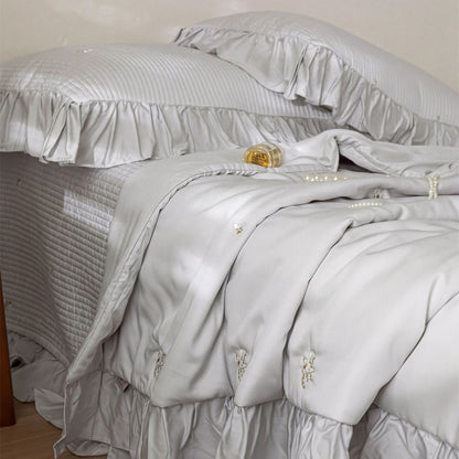Quilted Ruffle Bedding Set – Soft Luxury Style