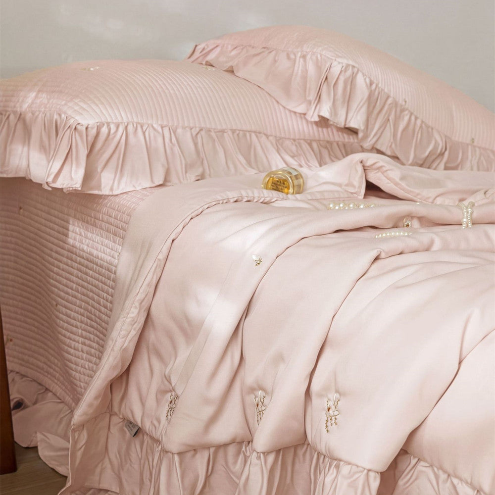 Quilted Ruffle Bedding Set – Soft Luxury Style