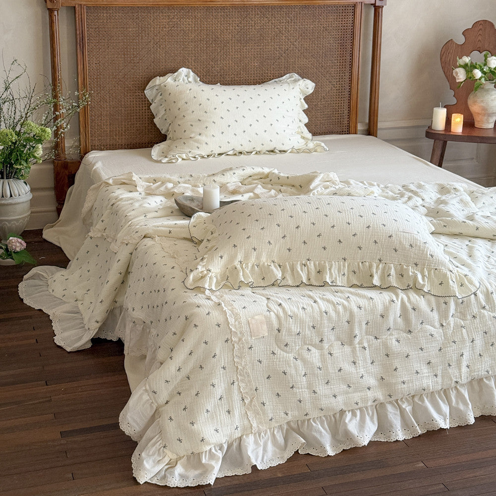 Breathable bow ruffle cotton comforter – bow design in natural light