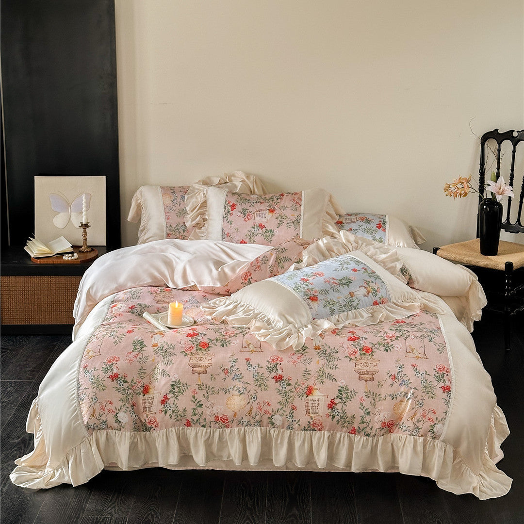 Soft TENCEL™ floral bedding with vintage-style print on the bed
