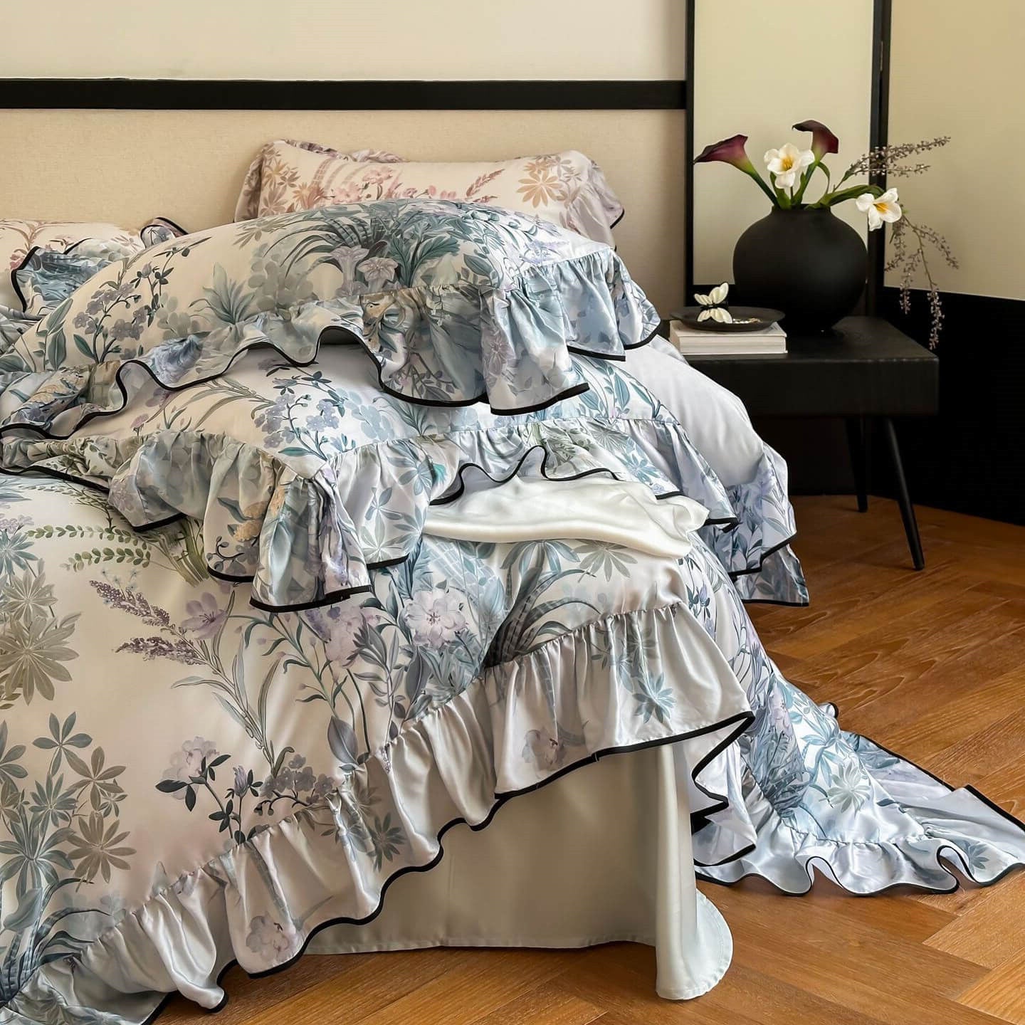 silky-floral-bedding-set