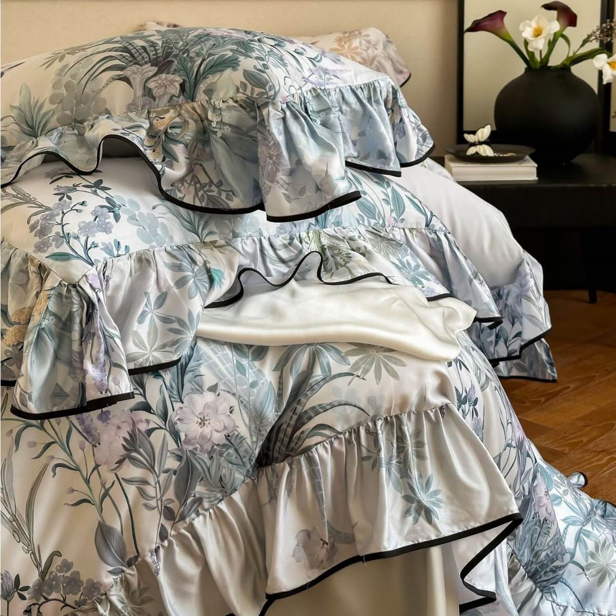 silky-flower-duvet-cover-set