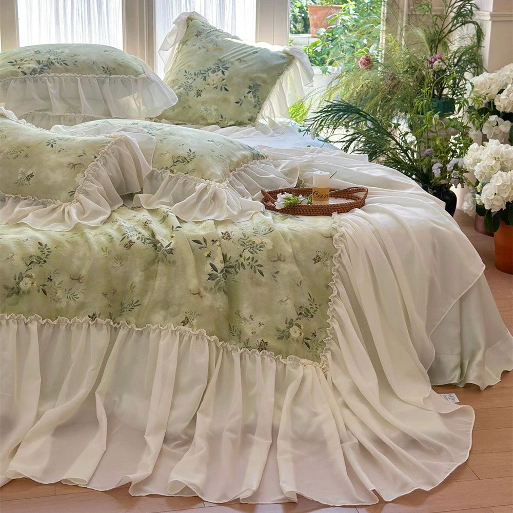 TENCEL comforter with soft chiffon-like ruffle edges